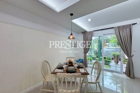 Casa de 3 dormitorios en Pattaya, Tailandia № 209029 - foto 7