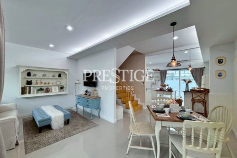 Casa de 3 dormitorios en Pattaya, Tailandia № 209029 - foto 5