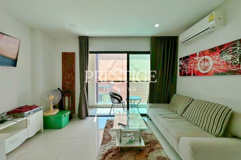 Condo in Pattaya, Thailand, 2 bedrooms  № 209028