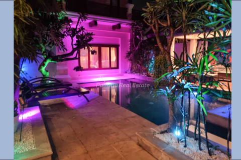 Casa de 4 dormitorios en Jomtien Beach, Pattaya, Tailandia № 75306 - foto 4