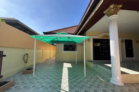 Casa de 3 dormitorios en Pattaya, Tailandia № 173604 - foto 17