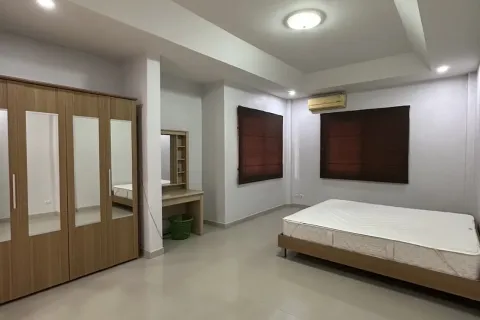 Casa de 3 dormitorios en Pattaya, Tailandia № 173604 - foto 11