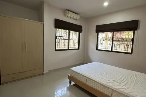 Casa de 3 dormitorios en Pattaya, Tailandia № 173604 - foto 15