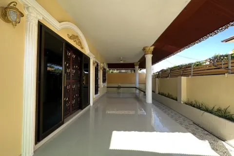 Casa de 3 dormitorios en Pattaya, Tailandia № 173604 - foto 16