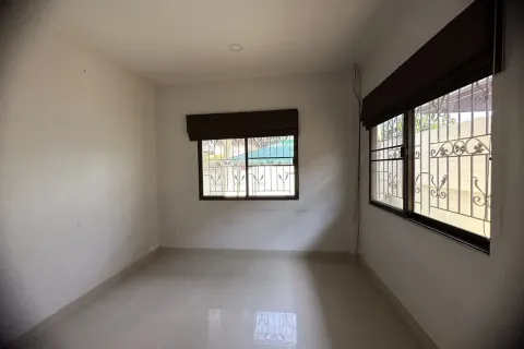 Casa de 3 dormitorios en Pattaya, Tailandia № 173604 - foto 13