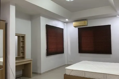 Casa de 3 dormitorios en Pattaya, Tailandia № 173604 - foto 10
