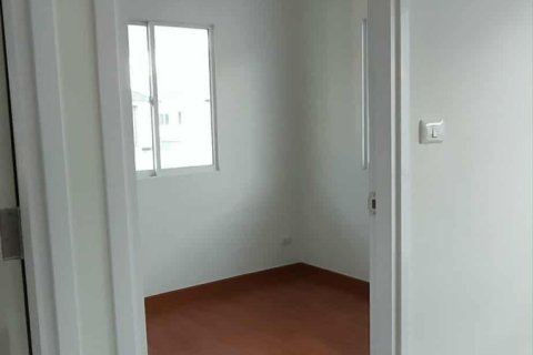 House in Bang Phli Yai, Thailand 4 bedrooms № 173607 - photo 13