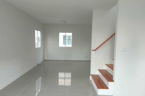 House in Bang Phli Yai, Thailand 4 bedrooms № 173607 - photo 5