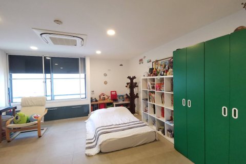 Eigentumswohnung in Watthana, Bangkok, Thailand, 3 Schlafzimmer № 200548 - Foto 9