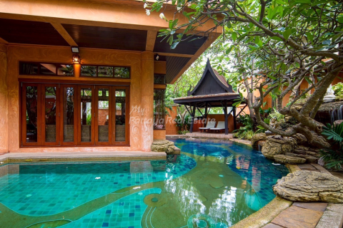 Maison à Bang Lamung, Thaïlande 4 chambres № 146561