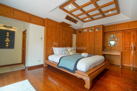 Casa de 4 dormitorios en Bang Lamung, Tailandia № 146561 - foto 7