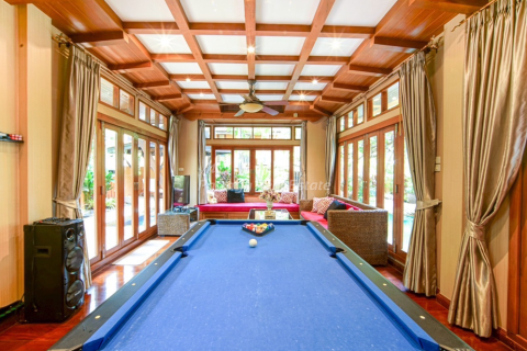 Casa de 4 dormitorios en Bang Lamung, Tailandia № 146561 - foto 4