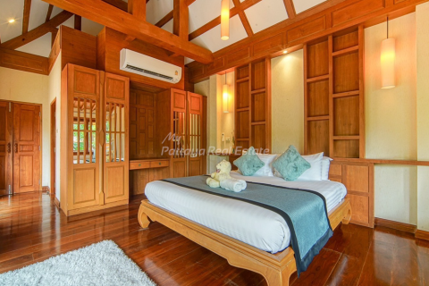 Casa de 4 dormitorios en Bang Lamung, Tailandia № 146561 - foto 10