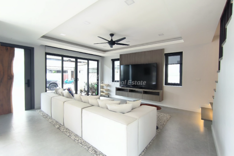 Casa de 3 dormitorios en Pattaya, Tailandia № 146559 - foto 9