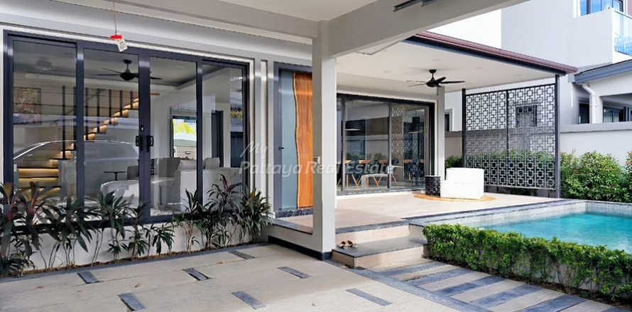 Casa de 3 dormitorios en Pattaya, Tailandia № 146559
