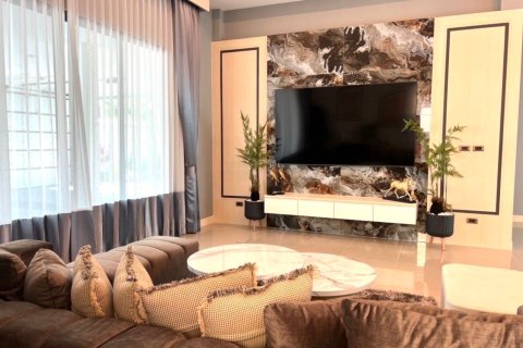 Villa in Pattaya, Thailand 3 Schlafzimmer № 134166 - Foto 4