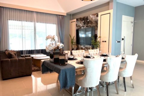 Villa in Pattaya, Thailand 3 Schlafzimmer № 134166 - Foto 5