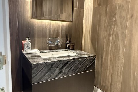 Condo in Bangkok, Thailand, 6 bedrooms № 134171 - photo 11