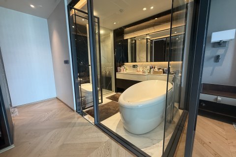 Condo in Bangkok, Thailand, 6 bedrooms № 134171 - photo 10