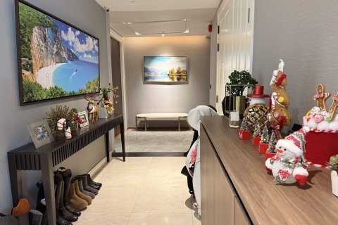 Condo in Bangkok, Thailand, 6 bedrooms № 134171 - photo 4