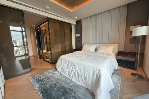 Condo in Bangkok, Thailand, 6 bedrooms № 134171 - photo 8