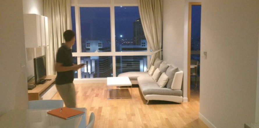 Condominio de 2 dormitorios en Khlong Toei, Bangkok, Tailandia № 156834