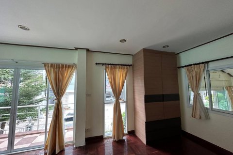 Casa de 3 dormitorios en Pattaya, Tailandia № 155586 - foto 6