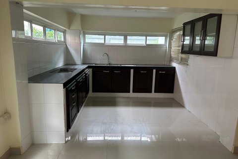 Casa de 3 dormitorios en Pattaya, Tailandia № 155586 - foto 8
