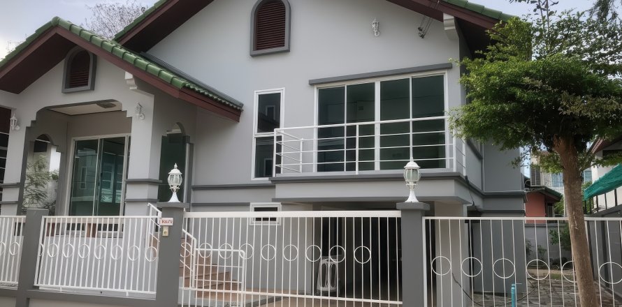 Casa de 3 dormitorios en Pattaya, Tailandia № 155586