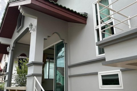 Casa de 3 dormitorios en Pattaya, Tailandia № 155586 - foto 3