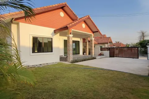House in Pattaya, Thailand 3 bedrooms № 155583