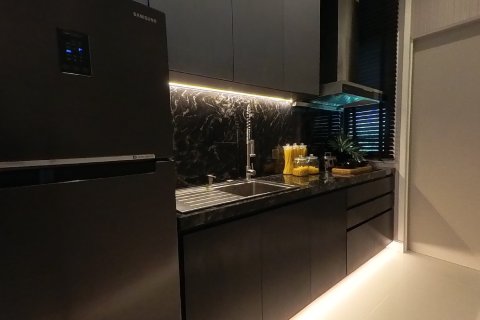 Chalet de 4 dormitorios en Bangkok, Tailandia № 165406 - foto 7