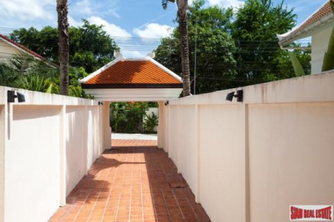 Chalet de 3 dormitorios en Jomtien Beach, Pattaya, Tailandia № 202741 - foto 4