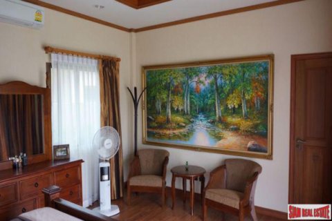Chalet de 3 dormitorios en Pattaya, Tailandia № 202740 - foto 3
