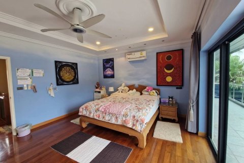 Chalet de 5 dormitorios en Pattaya, Tailandia № 233432 - foto 5