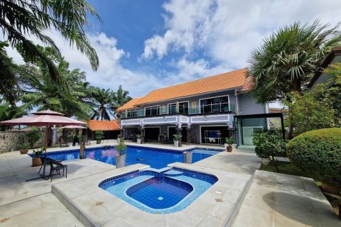 Chalet de 5 dormitorios en Pattaya, Tailandia № 233432