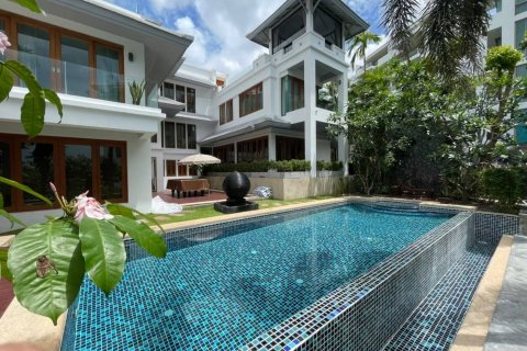 Villa à Pattaya, Thaïlande 5 chambres № 233427 - photo 2