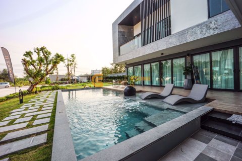 Estudio en Bang Lamung, Tailandia № 26113