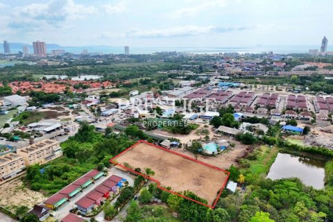 Terreno 4110 m2 en Pattaya, Tailandia № 198202