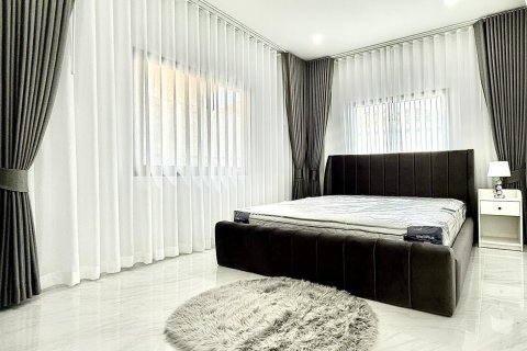 Casa de 3 dormitorios en Pattaya, Tailandia № 150995 - foto 12