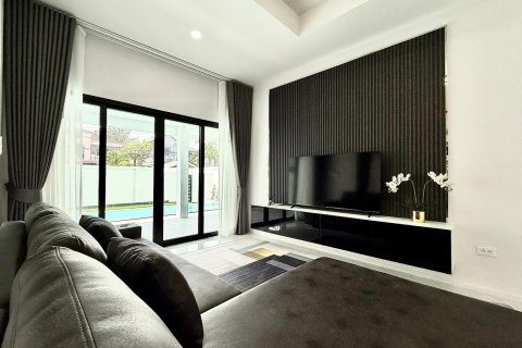Casa de 3 dormitorios en Pattaya, Tailandia № 150995 - foto 4