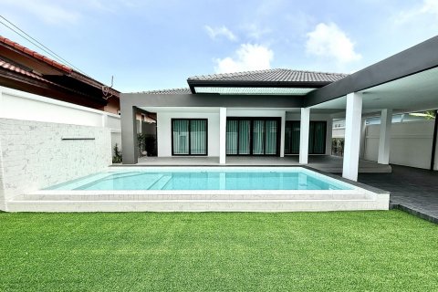 Casa de 3 dormitorios en Pattaya, Tailandia № 150995 - foto 6
