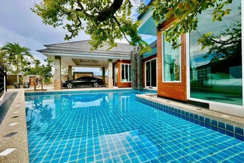 Casa de 4 dormitorios en Bang Lamung, Tailandia № 150994