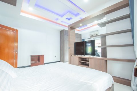 Casa de 4 dormitorios en Bang Lamung, Tailandia № 150994 - foto 9