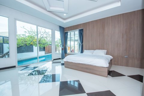Casa de 4 dormitorios en Bang Lamung, Tailandia № 150994 - foto 7