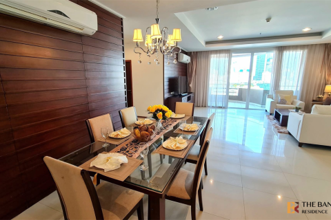 Condo à Bangkok, Thaïlande, 3 chambres № 190072 - photo 10