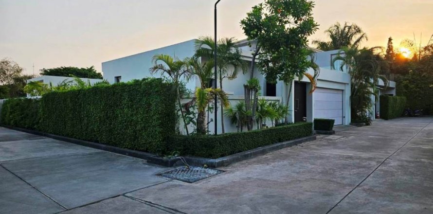 Casa de 3 dormitorios en Pattaya, Tailandia № 67572