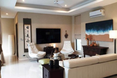 Casa de 3 dormitorios en Pattaya, Tailandia № 67572 - foto 3