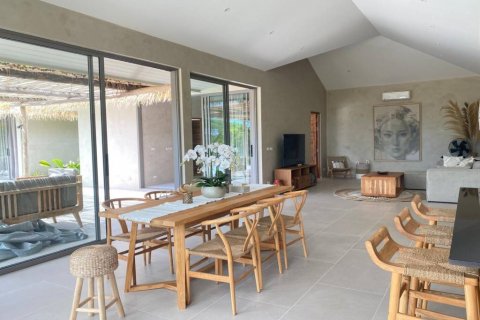 Chalet de 3 dormitorios en Surat Thani, Tailandia № 114215 - foto 10