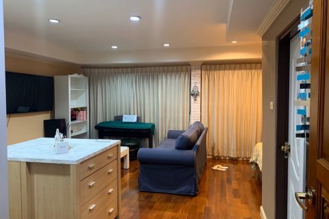 Townhouse in Bangkok, Thailand 4 bedrooms № 66516 - photo 5